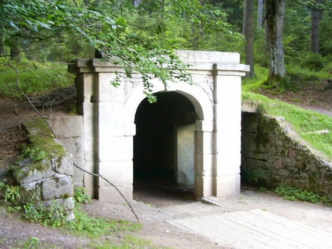 ZSchwemmkanalTunnelportal.JPG