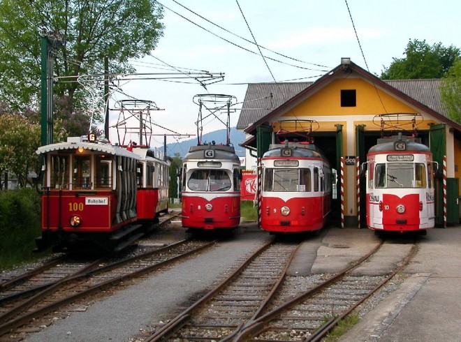 ZGmundenStrassenbahn.JPG