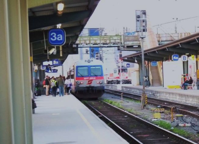 salzburgHBF24a.JPG