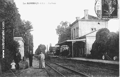 cartes-postales-photos-La-Gare-LES-ROSIERS-49350-49-49261004-maxi.jpg