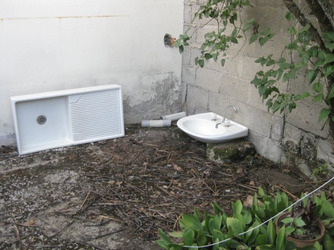 lavabo et evier 05 aout 2010 01 reduit.JPG
