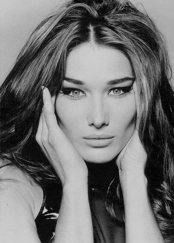 1014_553626655_carla_bruni_5_H194056_L.jpg