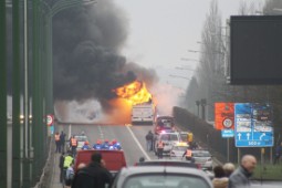 bus_en_feu.jpg
