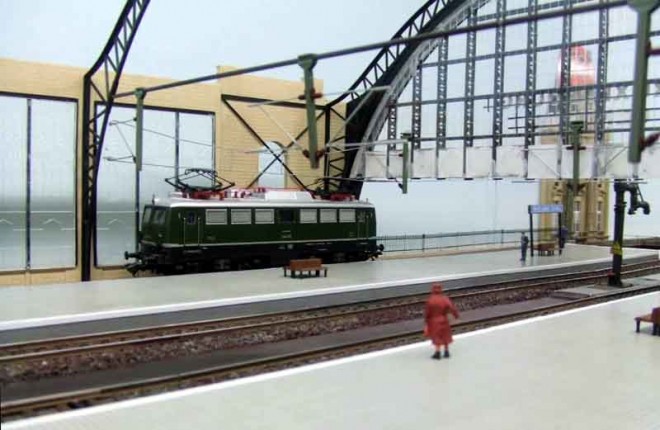 E40 sous caténaire.JPG