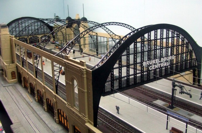 Gare sous caténaire 110315.JPG