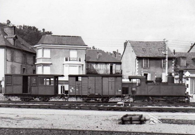 BVA 648-09 - Train MV, loco Piguet 030 T en gare de TULLE.jpg