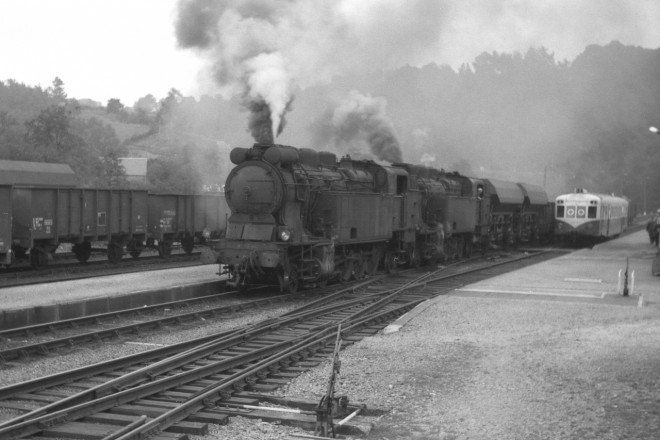 SNCF 003 - Bourg-Lastic - 1968.09 - DT 141 TA 482 + ... dir. Ussel - Cl.-B. Rossinelli.jpg