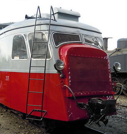 nez 5 autorail Billard A 150 D 213 2011 sortant_du_depot_photo_V.Piotti c.jpg