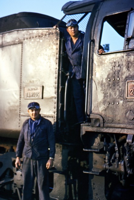 005 St-Germain-des-Fossés - 1968.09 - 241 P 23 et son équipe de conduite - Cl.-B. Rossinelli.jpg