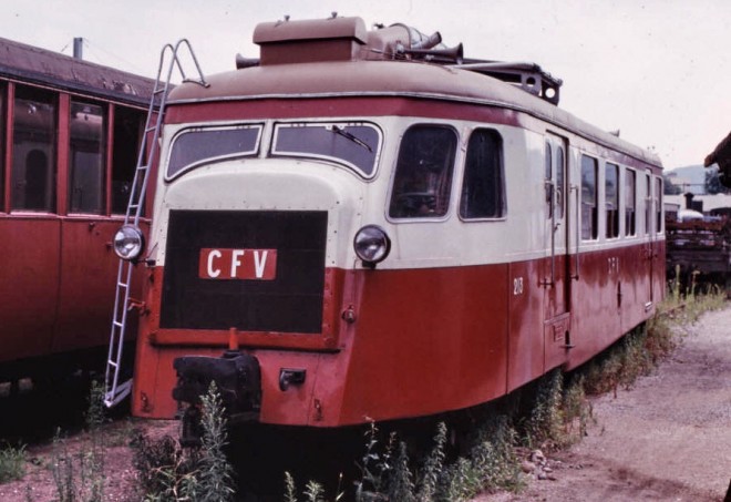 11 Autorail Billard A 150 D 213 -  toit rouge antirouille doc. Apocopa.jpg