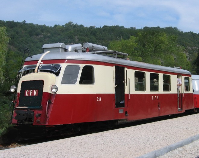12 Autorail Billard A 150 D 214 - 1970 avril  CFV Montage.jpg