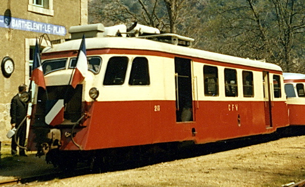 12 autorail Billard A 150 D 213 - 1970 -avril-18 Colombier   ph Y. Cordelle col SGVA.jpg