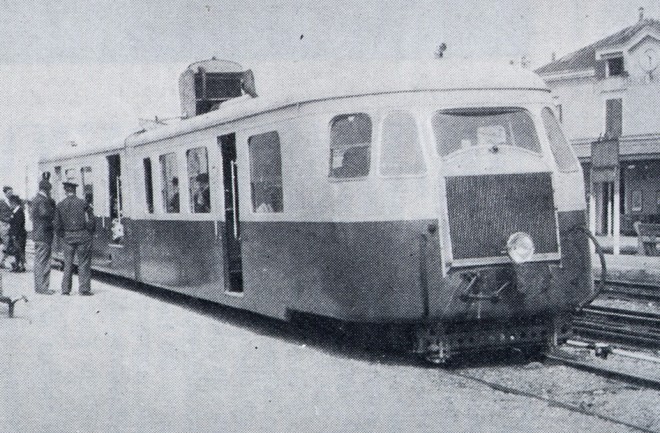 autorail Billard A 150 D2 223 CFD Laroche-Migennes cli Laurent. x.jpg