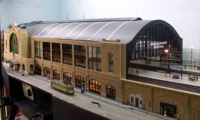 Gare fond vide 1.JPG