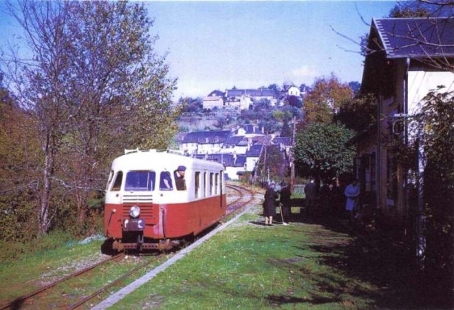 UZERCHE VILLE BILLARD X250 Cliché J PORCHER Novembre 1969.jpg