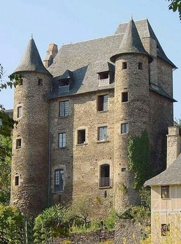 Uzerche pontier.jpg
