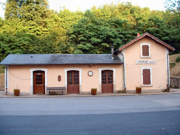 uzerche_ville02.jpg