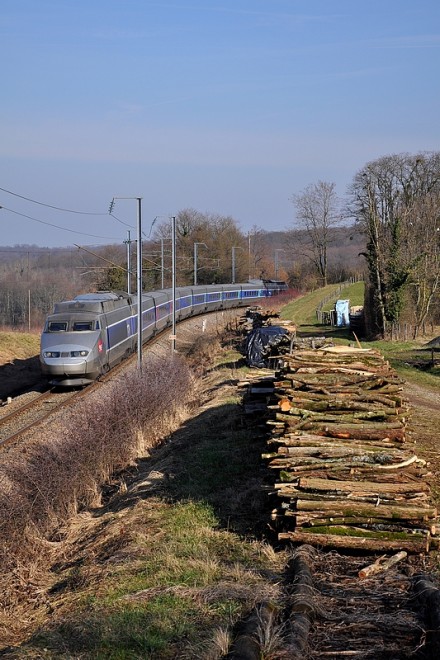 TGV_SE_Saint_Lothain.jpg