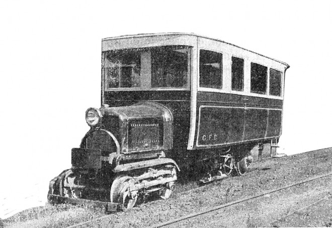 Autorail Saurer CFB Villefranche copie.jpg