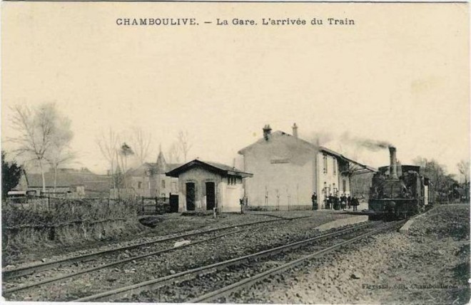 CHAMBOULIVE La Gare L'arrivee du Train.jpg