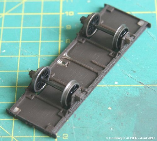 montage chassis 17 Avril 2008 15 extrait.JPG