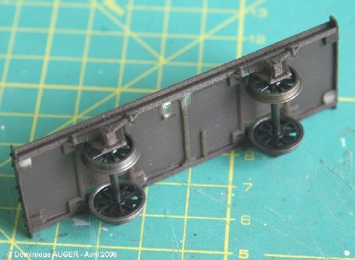 montage chassis 17 Avril 2008 16 extrait.JPG