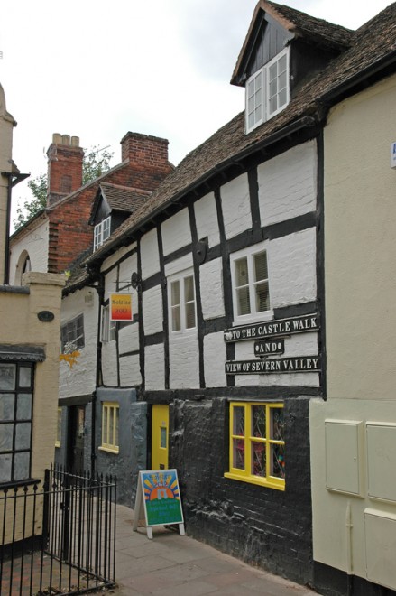 2011-09-23-0058-bridgnorth.jpg