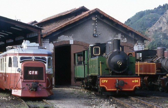 Dépôt 2000 Tournon Ph  x.jpg