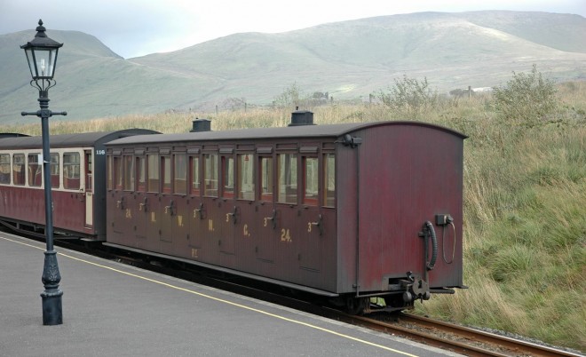 2011-09-25-0085-rhyd.ddu.jpg