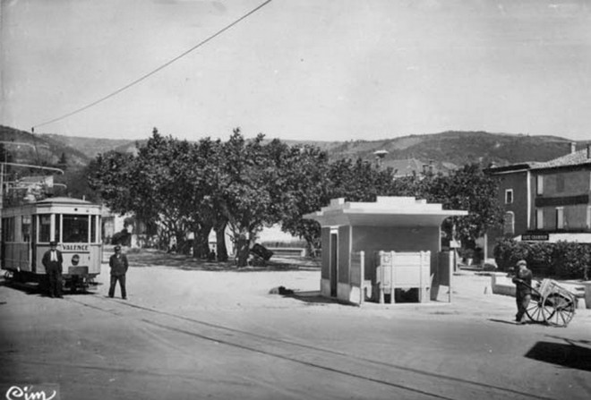 x9 St Peray place du marche vsp001_redimensionner.jpg