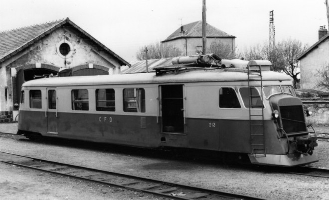 -d2 Autorail Billard A 150 D 213 - 1966 ou St-Agrève .Ph J.H. Renaud.jpg