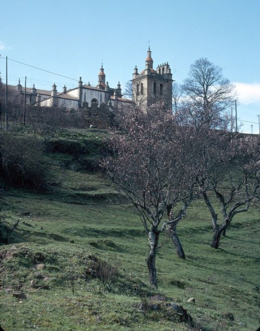 77-03-426a-423portug-miranda.jpg