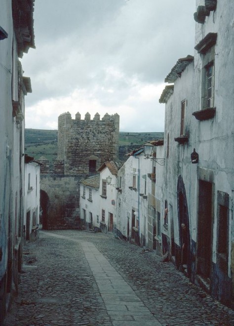 77-03-429portug-miranda.jpg