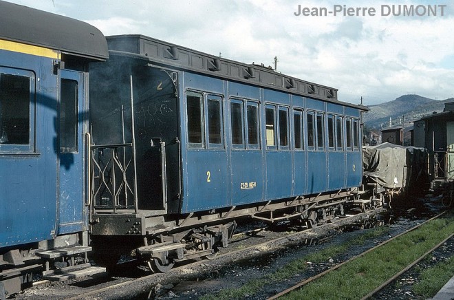 77-03-631portug-regua.jpg