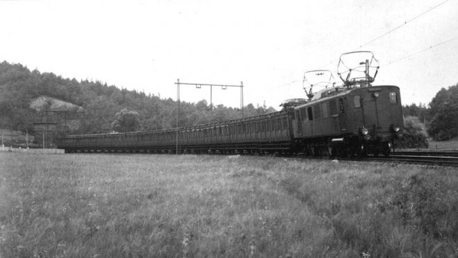 Ep 235 + Train S-Bahn 1917.jpg