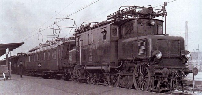 EP 215 en tête du train de mesure Hirschberg janvier 1925.jpg