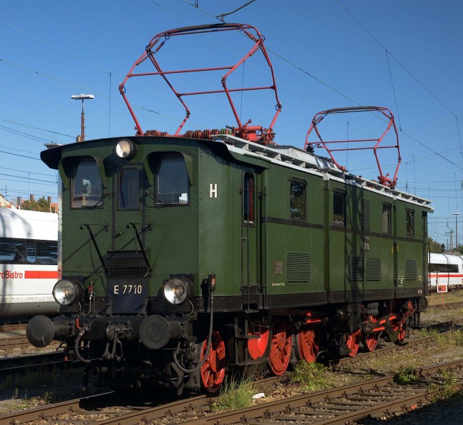 E 77 10 version musée.jpg