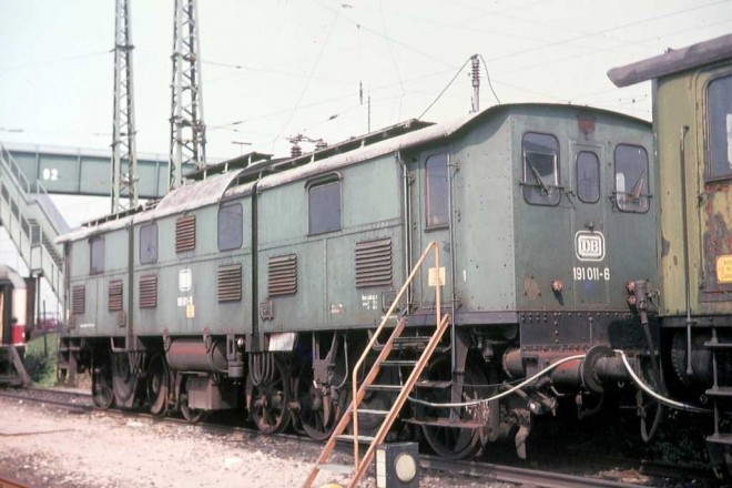 191 011 - 1983.jpg