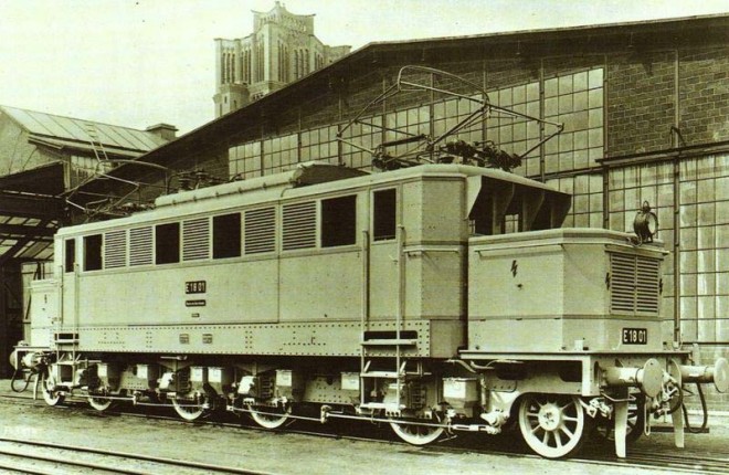 E 18 01 en livrée de livraison.jpg