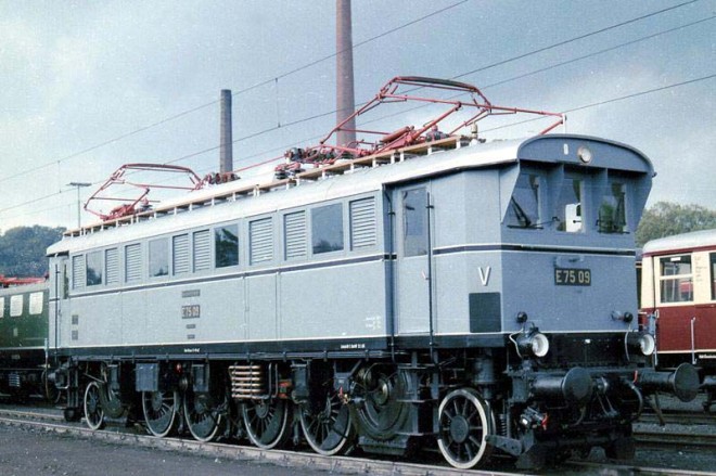 E 75 09 musée Bw Dalhausen 1985.jpg