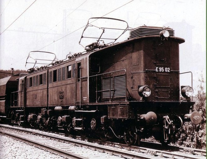 E 95 02 vers 1930.jpg