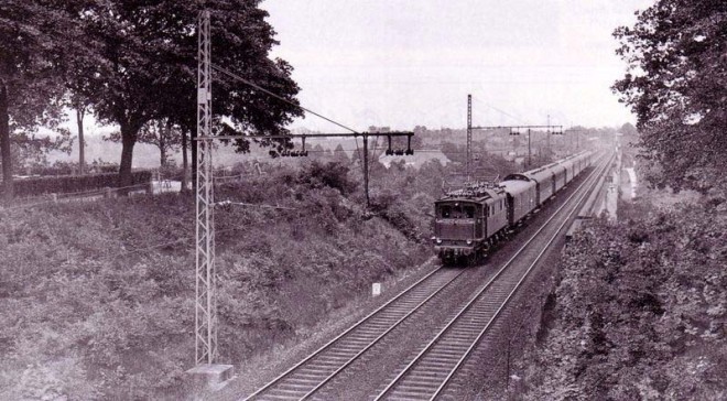 E 17 114 sur le viaduc de la Neisse Görlitz 05061936.jpg