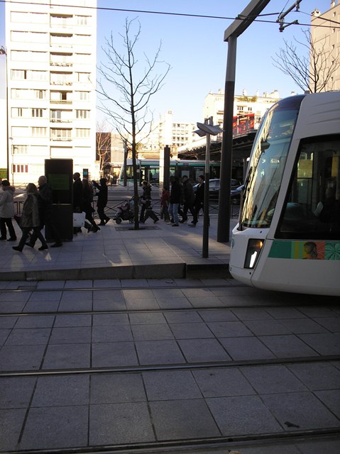 TRAM T3 b 009.JPG