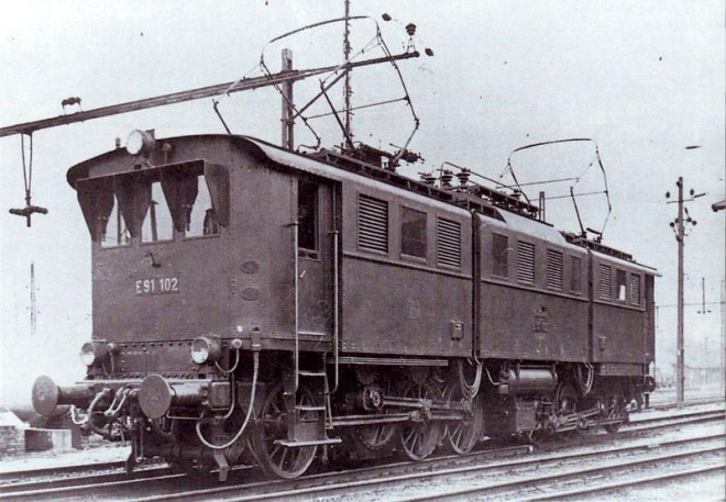 E 91 102 à Dittersbach.jpg