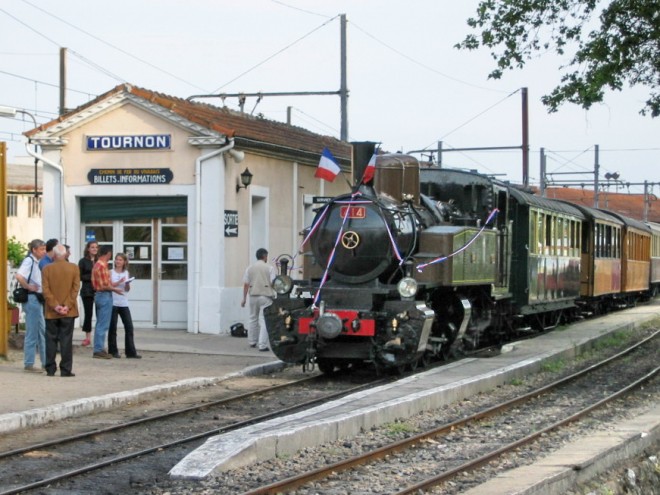 Tournon Inauguration Mallet 414  par la SEML CFV mai 2004 Ph. P. Malfay.jpg