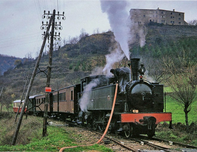 -5 1970-11-28 230 T 327 Fives Lille FACS couleurs R.B Boucieu ph F Collardeau.jpg