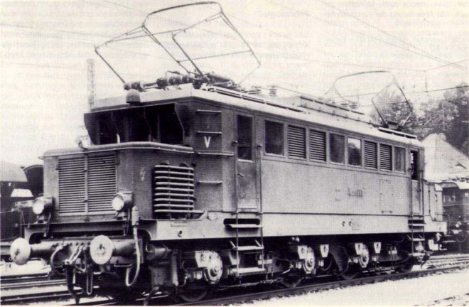 E 44 001 Freilassing 1935.jpg