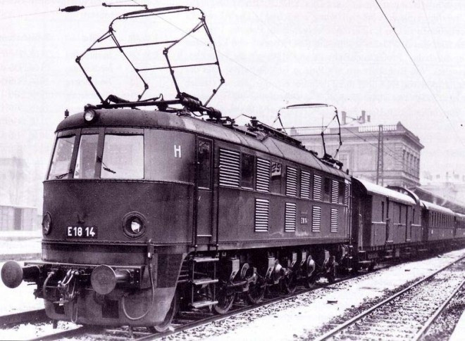 E 18 14 à Breslau 1937.jpg