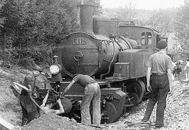 Vap Mallet 412 1942 Le Chambon sur Lignon  col Dugua sans carénage du dôme vapeu .jpg