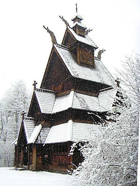 Stavkirke Gol.jpg